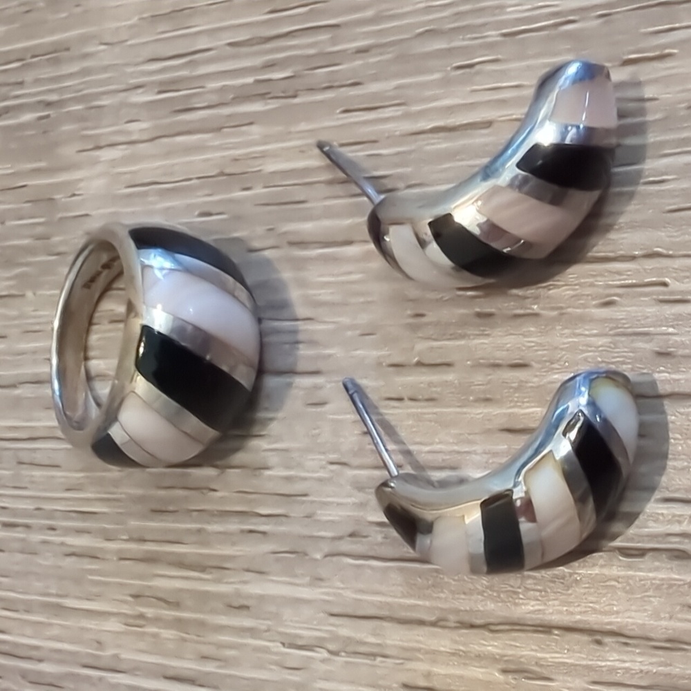 Vintage Sterling Silver MOP Shell And Black Onyx Ring Earring Set